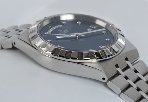 9' Side Shot of Royal Day  DAte