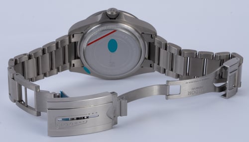 Open Clasp Shot of Pelagos LHD