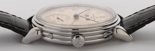 Crown Side Shot of Historiques Triple Calendrier 1942