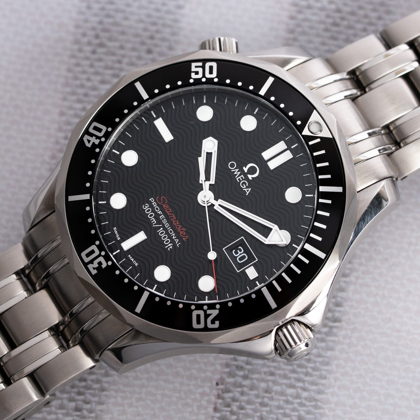 Omega Seamaster Professional 212.30.41.61.01.001 - Black Wave Dial