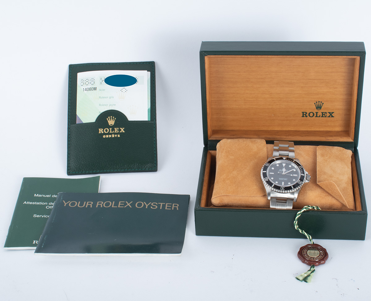 Rolex - Submariner : 14060M : SOLD OUT : black dial on heavy 