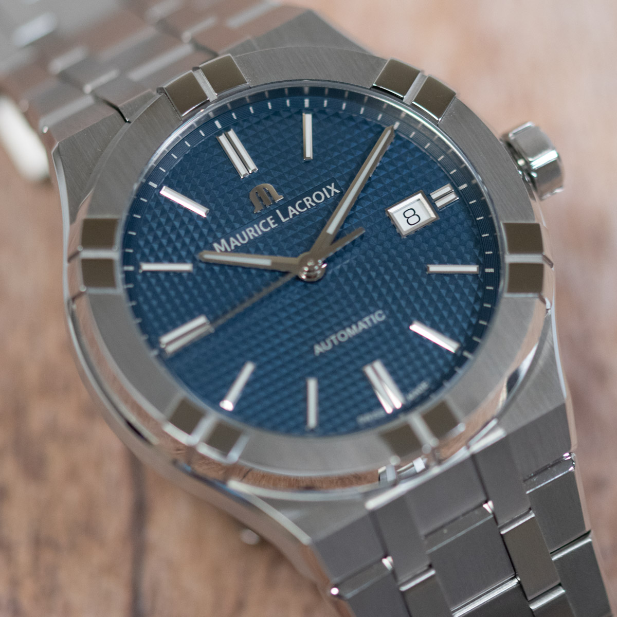 Maurice Lacroix Aikon Automatic 42 : AI6008-SS002-430-1 | Schweizer Uhren